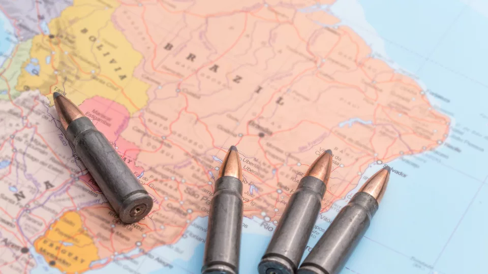Armamento no Brasil: tudo o que você precisa saber e como cai no vestibular