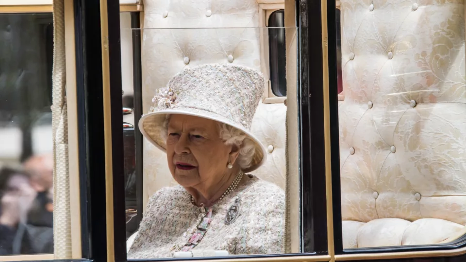 Rainha Elizabeth II: reinado, morte e papel na política do Reino Unido