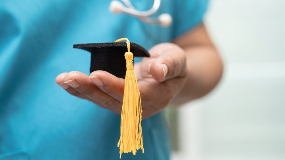 Medicina e Enfermagem: qual é a diferença entre os cursos?
